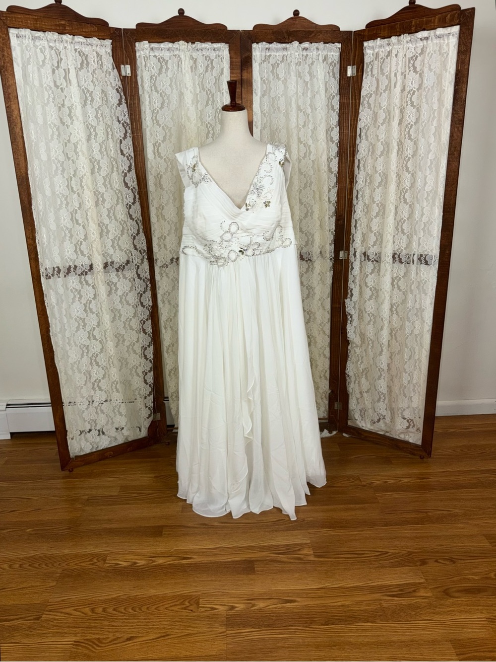 Pretty Cocomelody White Chiffon Wedding Gown - Picture 2 of 7